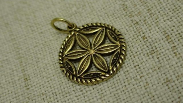 Секира Перуна: оберег, значение, описание