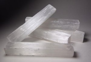 Камень селенит