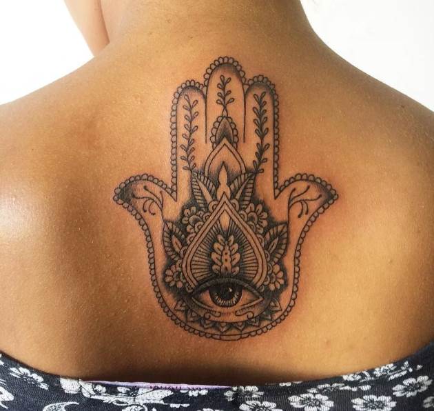 ruka fatimy tatu